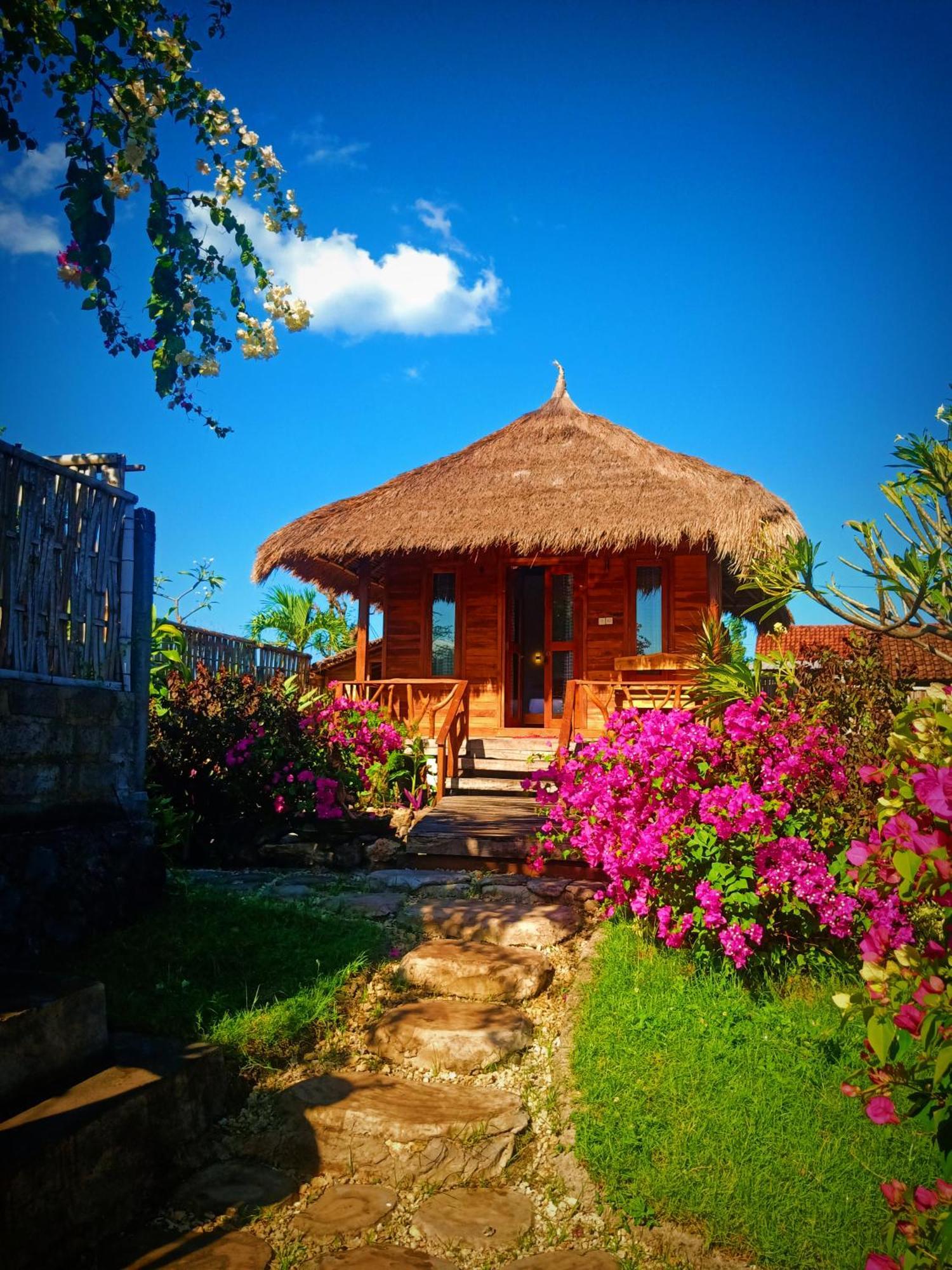 Umah Kayu 2-Menjangan Homestay Banyuwedang Luaran gambar