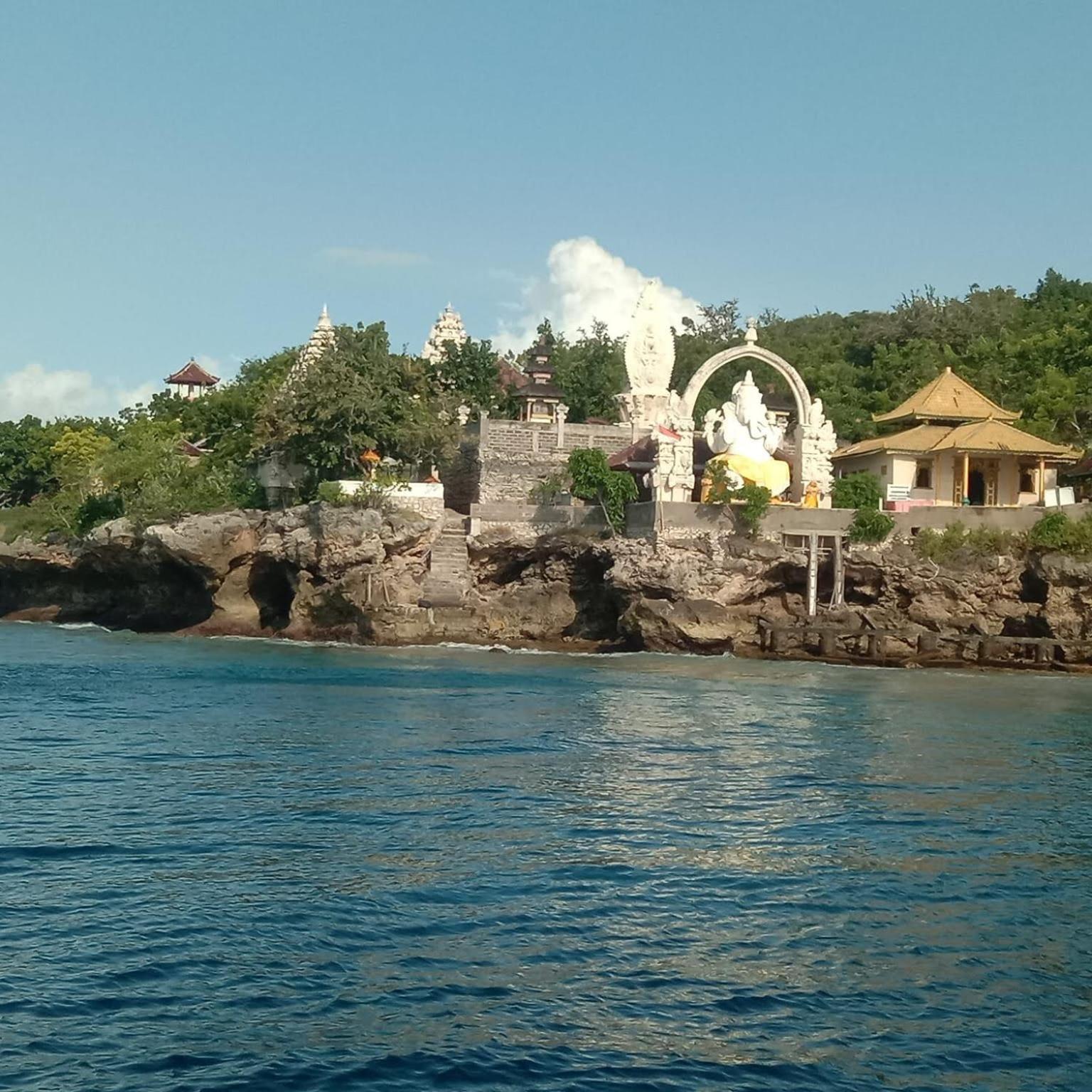 Umah Kayu 2-Menjangan Homestay Banyuwedang Luaran gambar
